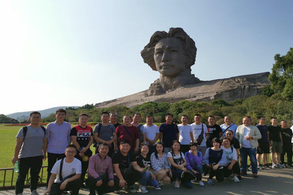 建投管線與戶外聯(lián)合黨支部重溫紅色記憶 、牢記使命初心
